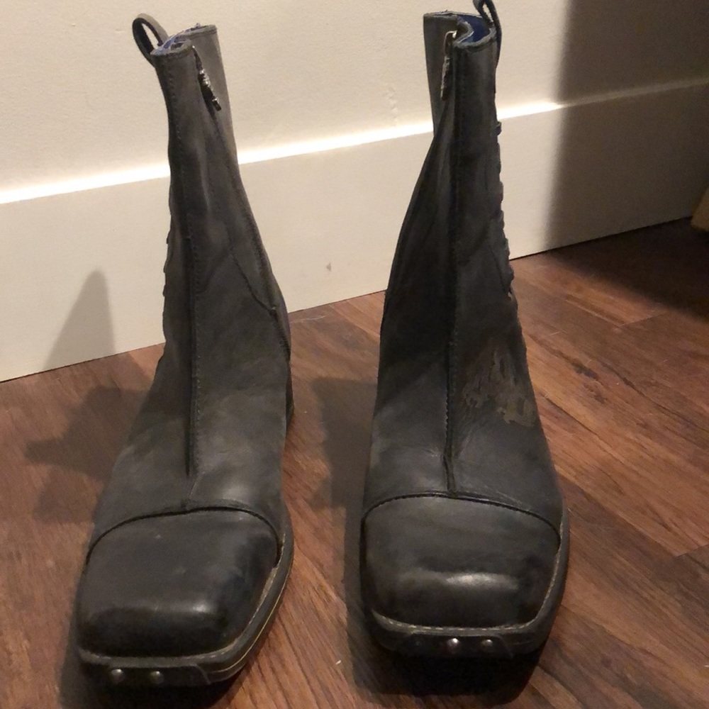 Boots - Picture 2 of 6